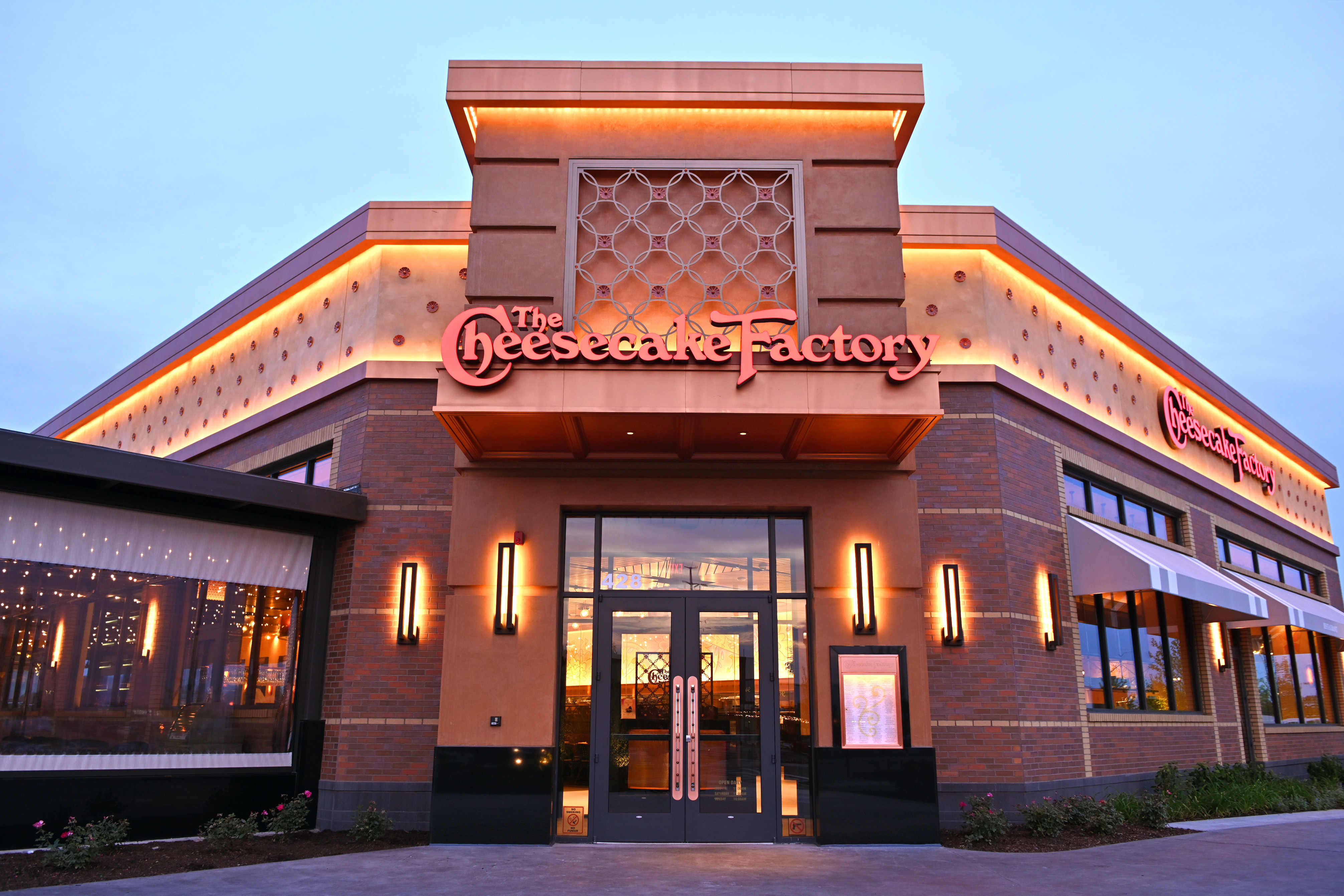 The exterior of a Cheesecake Factory.